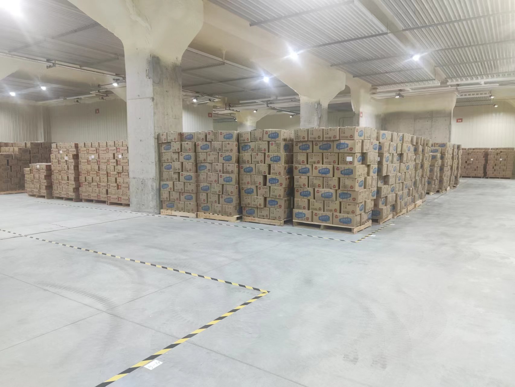 領鮮冷鏈攜手食品企業(yè)，提供專業(yè)冷凍倉儲服務，助力酒店用品高效配送